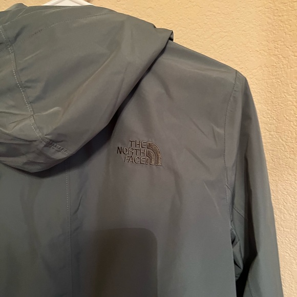 The North Face Women's City Rain Parka - NWT - Picture 11 of 11
